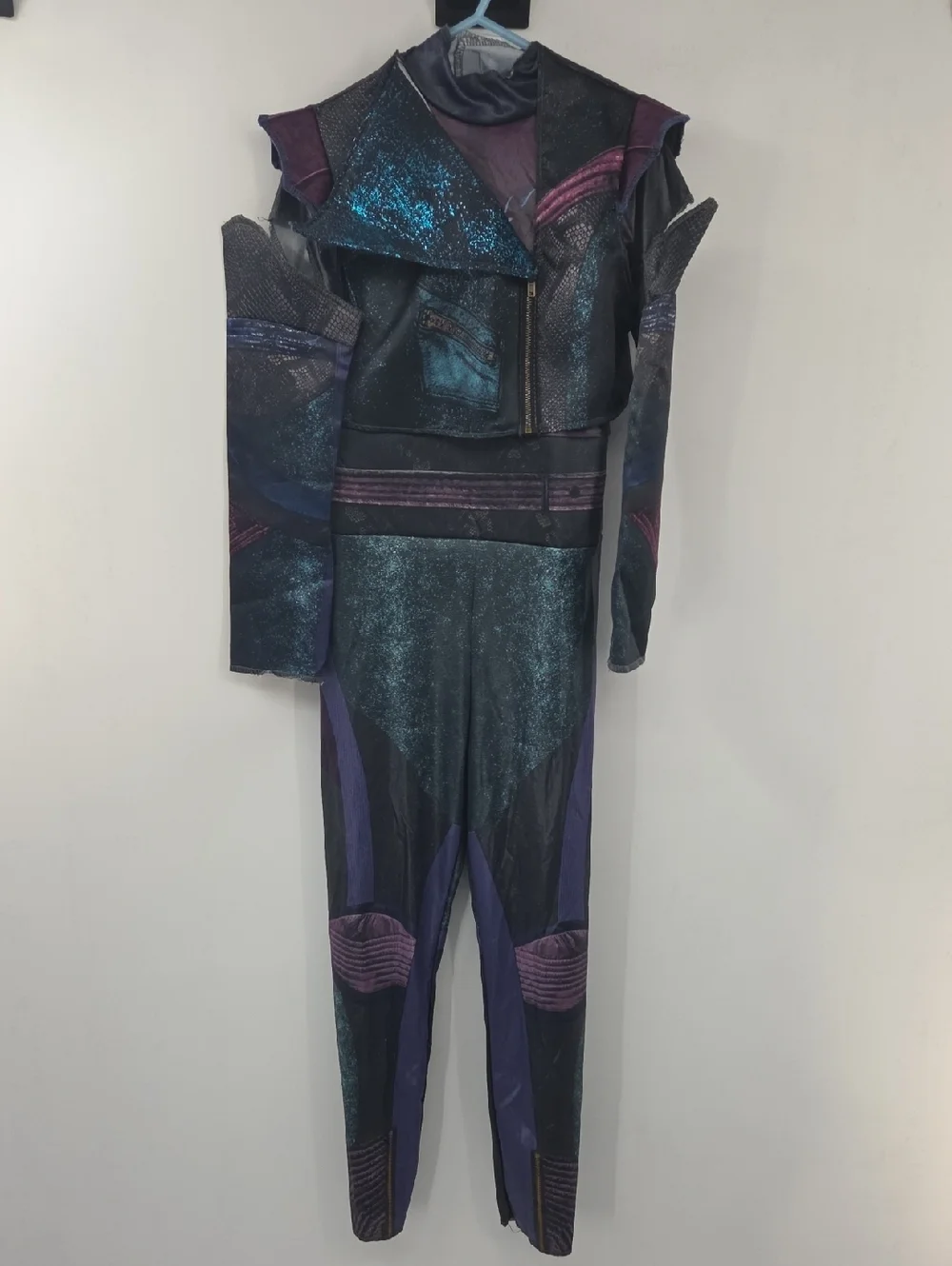 Disguise 100% polyester